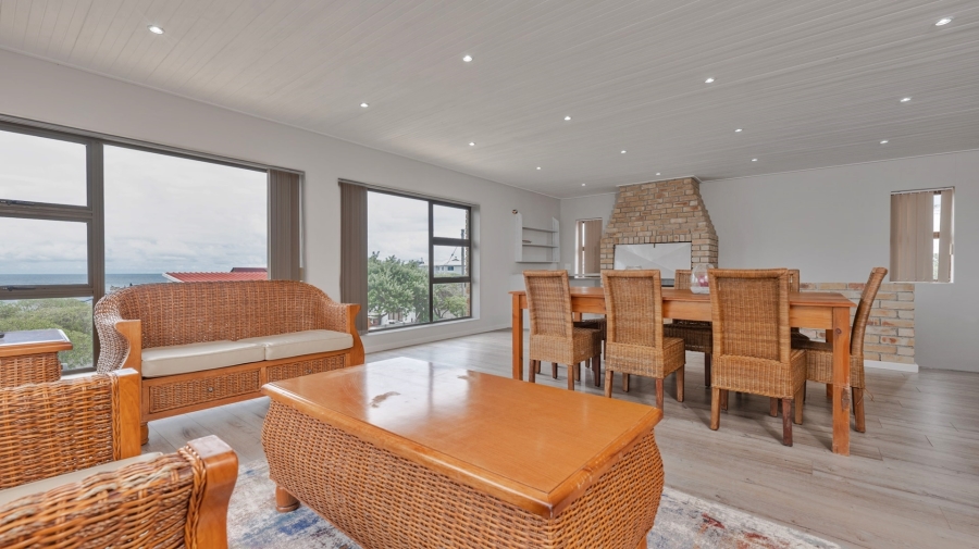 6 Bedroom Property for Sale in Agulhas Western Cape